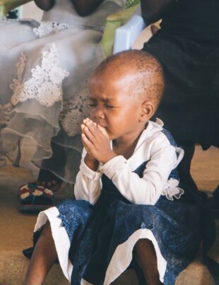 photo of child praying