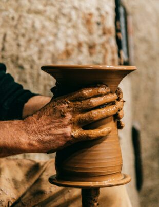 L’homme, l’argile et la grâce.