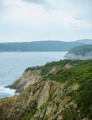 Jésus marche sur la mer.